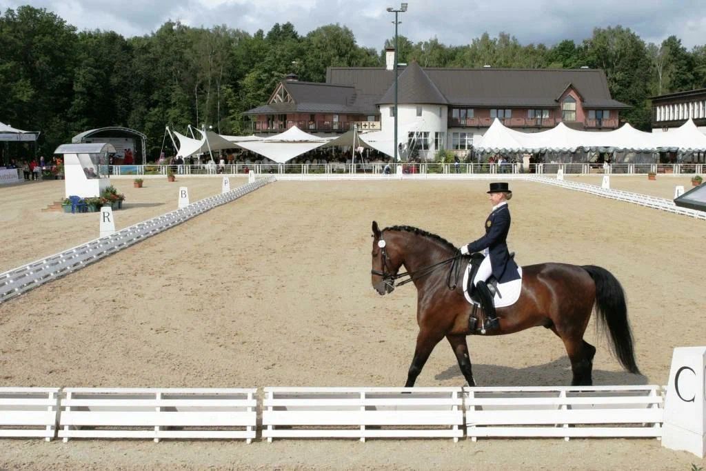 Конно-спортивный клуб "Отрада"